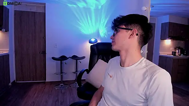 Mikeyvioleta  online show from February 11, 9:58 am