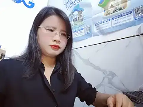 Snapshot of Rose-128 chatting on October 21, 1:50 am Rose-128 online show from October 21, 1:50 am