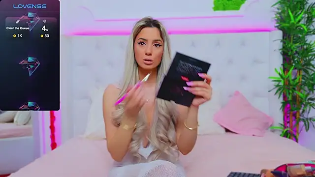 Snapshot of AriannaSins chatting on February 11, 6:01 pm AriannaSins online show from February 11, 6:01 pm