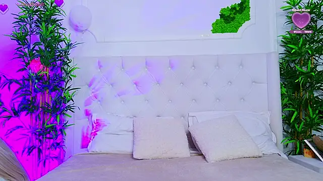 Snapshot of AriannaSins chatting on October 17, 12:19 pm AriannaSins online show from October 17, 12:19 pm