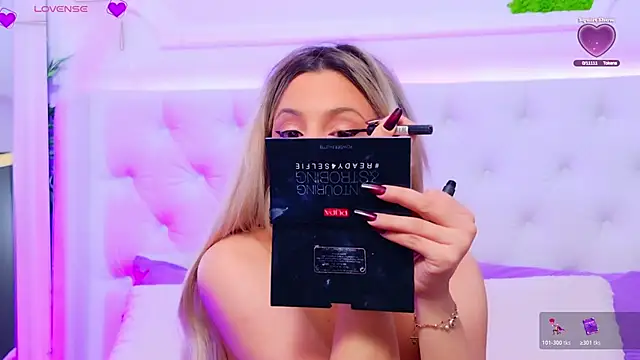 Snapshot of AriannaSins chatting on December 18, 1:17 pm AriannaSins online show from December 18, 1:17 pm