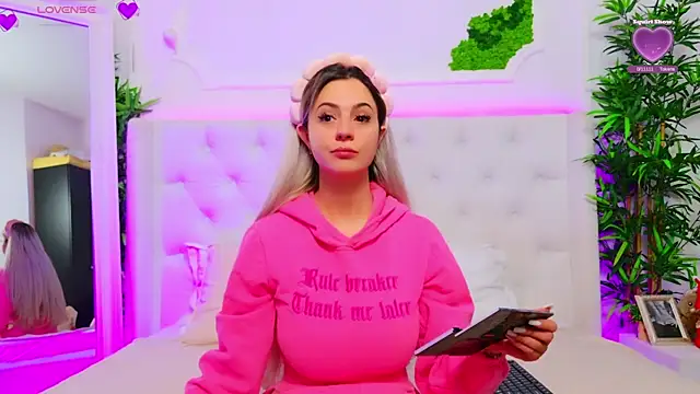 Snapshot of AriannaSins chatting on January 9, 1:14 pm AriannaSins online show from January 9, 1:14 pm