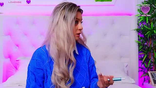 Snapshot of AriannaSins chatting on January 14, 1:39 pm AriannaSins online show from January 14, 1:39 pm