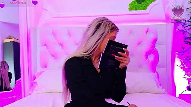 AriannaSins online show from March 30, 12:17 pm