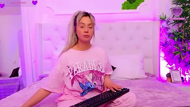 AriannaSins online show from April 14, 12:22 pm