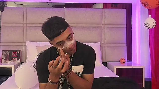 SweetAndSinful online show from November 1, 4:36 am