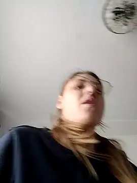 SandyCassie online show from March 27, 8:37 am