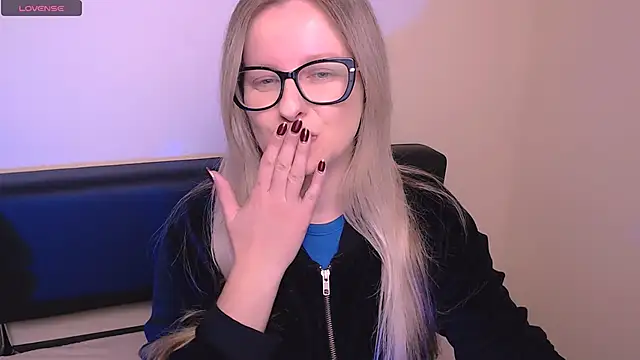 AllaLeomz online show from October 23, 6:45 am