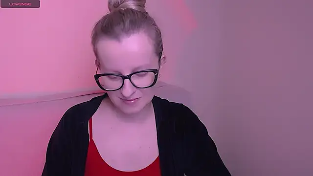 AllaLeomz online show from November 21, 6:45 am