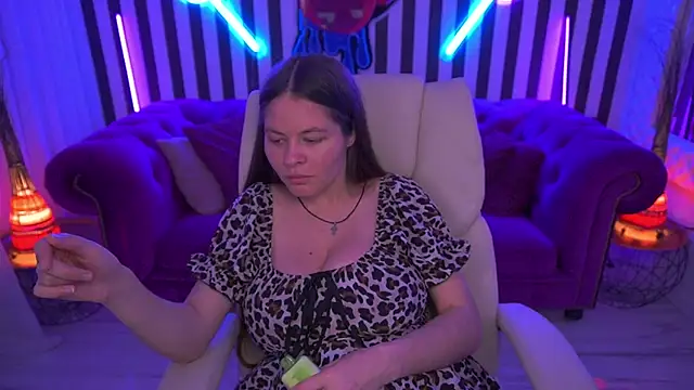QueenEvieX online show from May 8, 8:36 pm