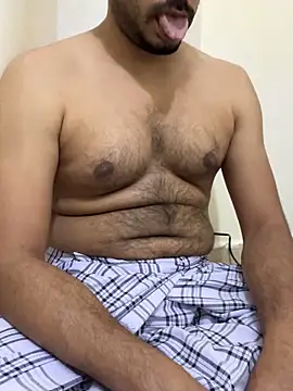 Snapshot of Handsome8677 chatting on April 10, 10:36 pm Handsome8677 online show from April 10, 10:36 pm