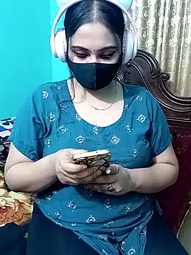 Porimoni22 online show from February 4, 9:09 pm