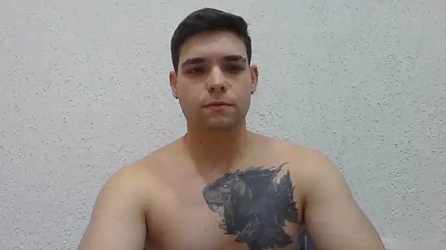 Snapshot of Zure-xxx chatting on July 13, 11:40 pm Zure-xxx online show from July 13, 11:40 pm