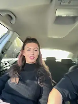 Snapshot of CrazyInTwo chatting on November 1, 8:38 am CrazyInTwo online show from November 1, 8:38 am