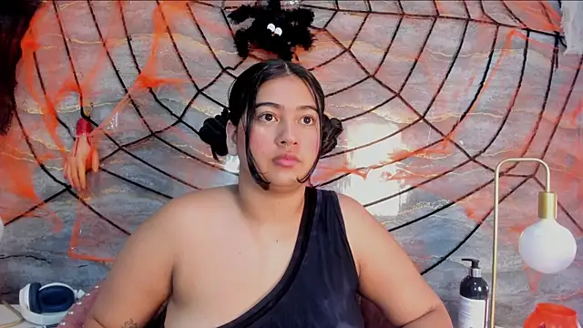 lilithst  online show from October 18, 8:42 pm