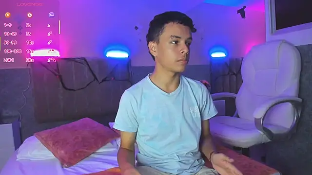 Xavier Fox    online show from October 26, 4:51 am