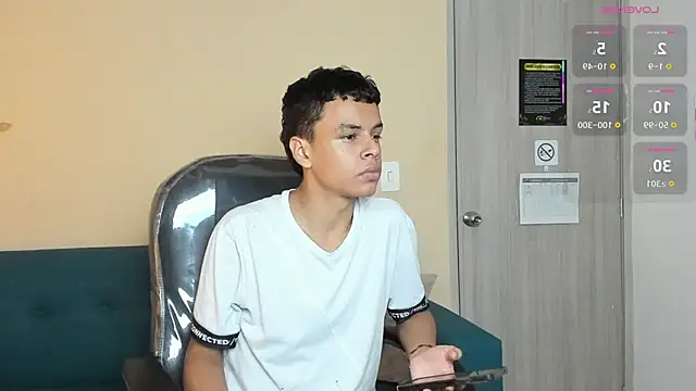 Xavier Fox    online show from November 7, 4:23 am