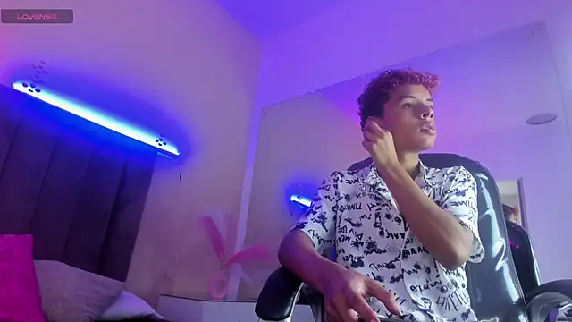 Xavier Fox    online show from February 15, 1:52 pm