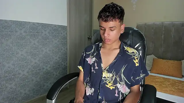 Xavier Fox    online show from February 25, 8:51 pm