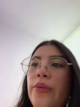 Julietalcl online show from November 5, 9:15 pm