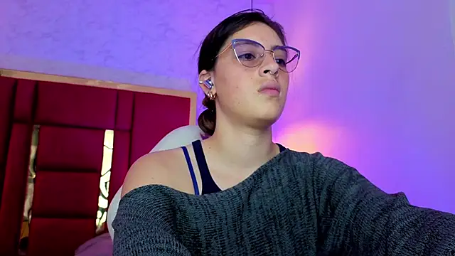 Snapshot of moon_winy chatting on May 5, 11:29 am moon winy online show from May 5, 11:29 am