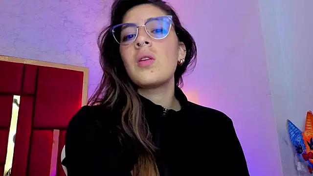 Snapshot of moon_winy chatting on May 15, 11:39 am moon winy online show from May 15, 11:39 am