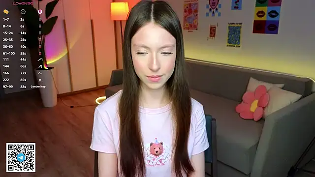 Yasmin Kass online show from April 4, 7:28 am