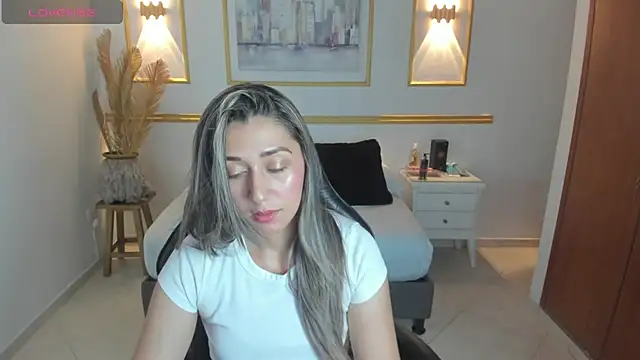 Snapshot of karlyy_ chatting on December 18, 7:09 pm karlyy online show from December 18, 7:09 pm