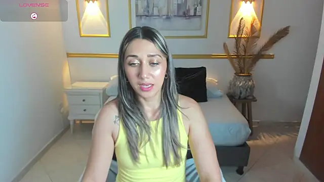 Snapshot of karlyy_ chatting on January 10, 7:15 pm karlyy online show from January 10, 7:15 pm