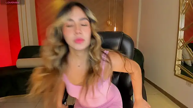 AnnieMonroe1 online show from November 18, 7:18 pm