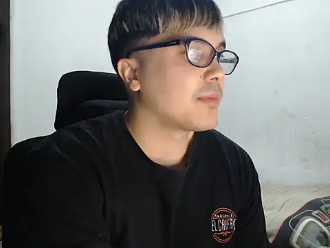 Snapshot of CuteAlexBoy chatting on May 8, 10:15 pm CuteAlexBoy online show from May 8, 10:15 pm