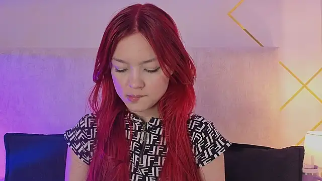 Snapshot of Martinaa_Garcia chatting on June 13, 8:18 pm Martinaa Garcia online show from June 13, 8:18 pm
