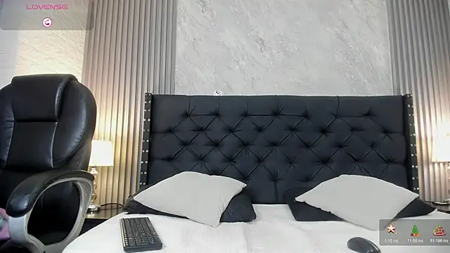 camila  bouzas online show from November 20, 7:02 pm