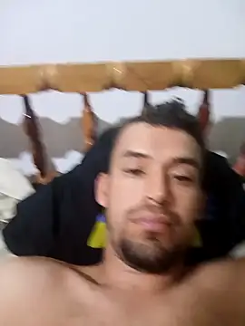 Snapshot of Crisjo29 chatting on February 24, 2:26 pm Crisjo29 online show from February 24, 2:26 pm