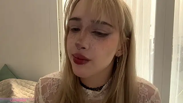 Snapshot of Milkmoriee chatting on October 19, 4:29 pm Milkmoriee online show from October 19, 4:29 pm