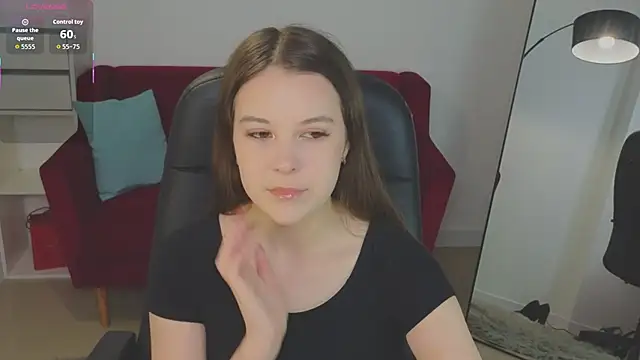 Snapshot of Caro0Line chatting on October 23, 7:29 am Caro0Line online show from October 23, 7:29 am