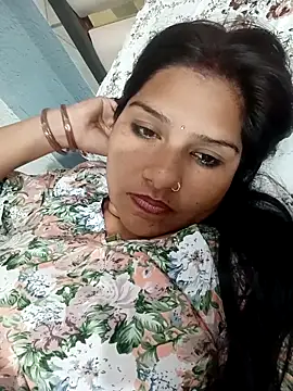 Vanshika1432 online show from October 27, 5:17 pm