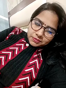 Vanshika1432 online show from November 22, 1:32 pm