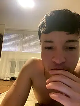 Snapshot of Gayunidos chatting on October 16, 9:21 am Gayunidos online show from October 16, 9:21 am