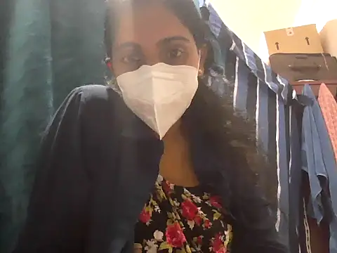 Snapshot of shainiasha1 chatting on May 26, 6:15 pm shainiasha1 online show from May 26, 6:15 pm