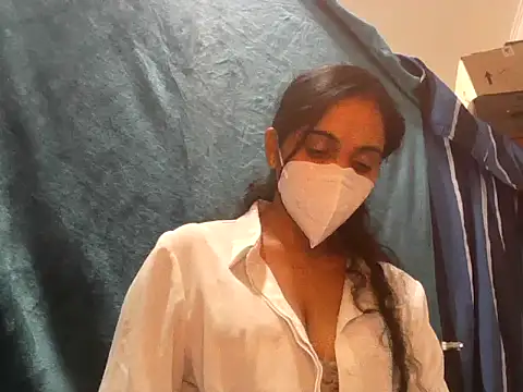 Snapshot of shainiasha1 chatting on May 27, 5:32 pm shainiasha1 online show from May 27, 5:32 pm
