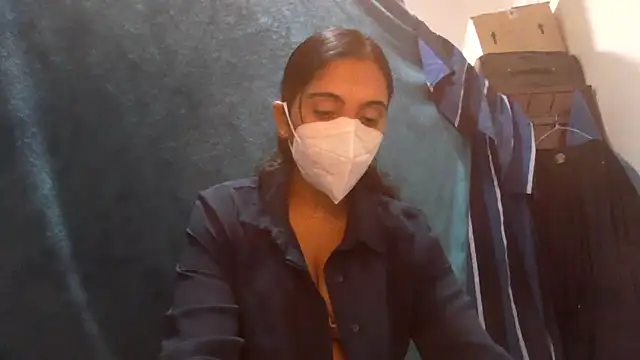 Snapshot of shainiasha1 chatting on June 6, 4:44 pm shainiasha1 online show from June 6, 4:44 pm
