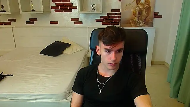 BradyFlint online show from November 29, 8:39 am