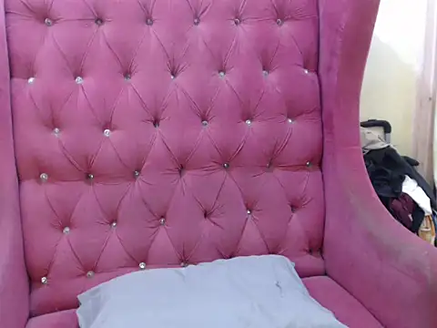 Snapshot of Sophialovecum_29 chatting on October 31, 3:35 pm Sophialovecum 29 online show from October 31, 3:35 pm