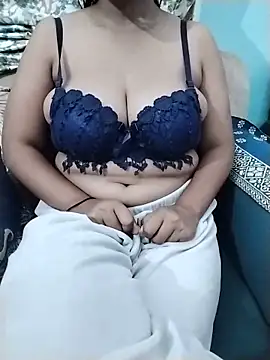 Snapshot of Lust_QueenDeepti chatting on May 17, 7:43 pm Lust QueenDeepti online show from May 17, 7:43 pm