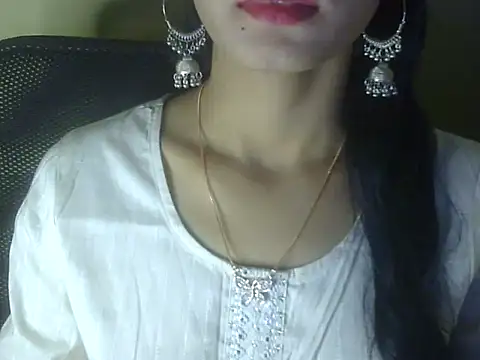 Shezi N online show from February 5, 1:49 pm