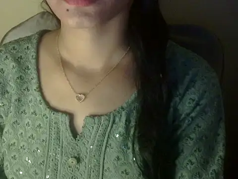 Snapshot of Shezi_N chatting on April 21, 11:49 am Shezi N online show from April 21, 11:49 am