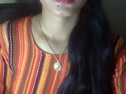 Snapshot of Shezi_N chatting on July 15, 3:28 pm Shezi N online show from July 15, 3:28 pm