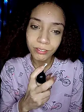 Snapshot of Luna-Vixen1 chatting on November 19, 10:26 am Luna-Vixen1 online show from November 19, 10:26 am