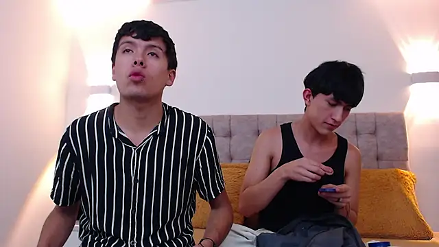 hoot booys  online show from November 14, 9:02 pm